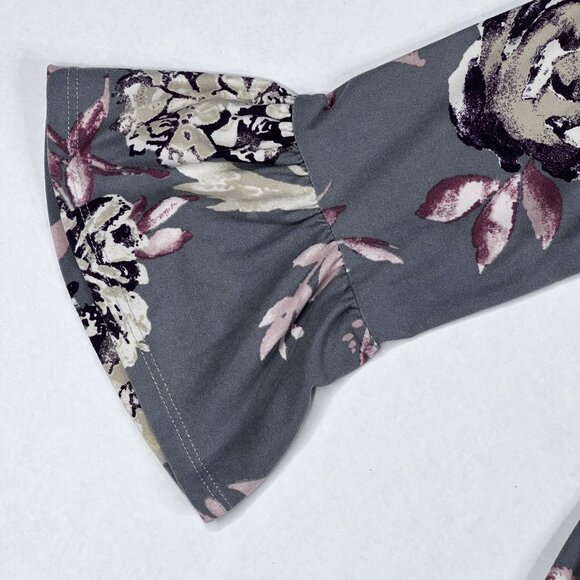 Everly Extra-Soft Floral Keyhole Bell Sleeve Shift with Ruffled Hem Size M - Picture 4 of 8